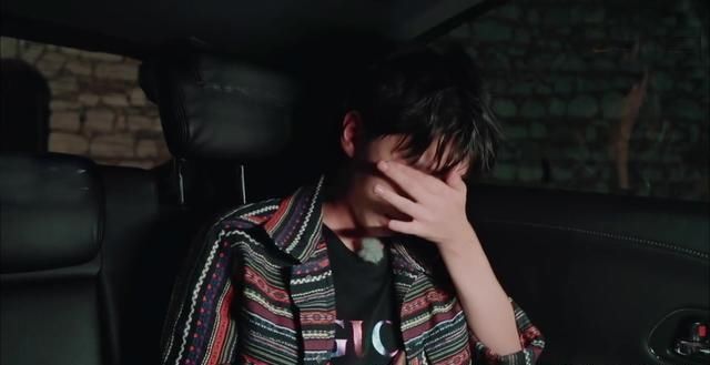  合体|王俊凯回归《中餐厅》，将与杨超越合体录节目，被踩鞋子反应可爱