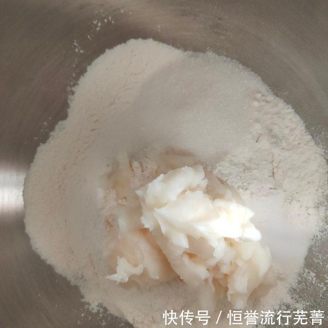 蛋黄|蛋黄酥,自己做的吃着更健康