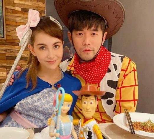  周董|周杰伦带妻子打篮球，昆凌给别人加油，周董吃醋了，网友也吃醋了