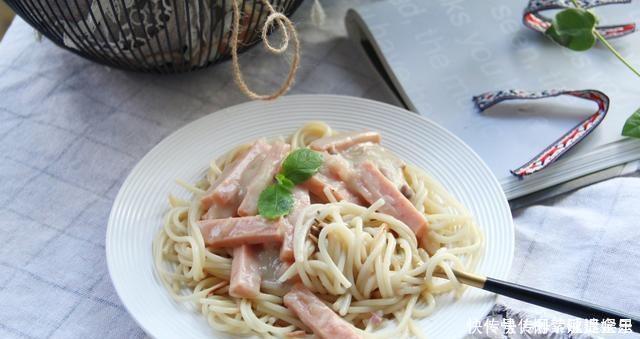 肉酱|简单,易于操作的午餐肉酱培根面食,一个人就是那么随意
