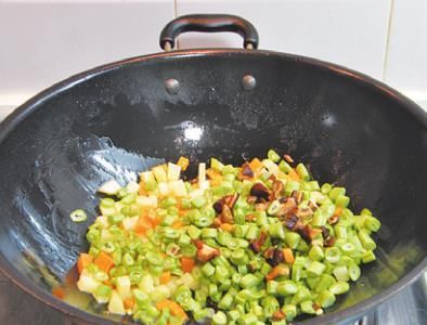 挑食|剩米饭别只会蛋炒饭,换种做法比蛋炒饭还好吃,挑食的孩子也爱