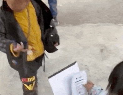  爸爸|94年单亲爸爸带女儿骑行拉萨惹争议，71天走了4139公里：“宝贝，我想送你星辰和大海！”