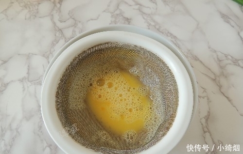 小窍门|鸡蛋羹怎样做才够嫩滑?几个小窍门教给您,一看就会,超简单