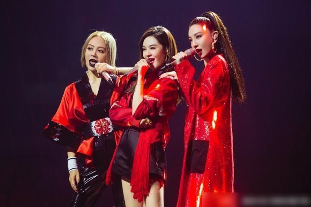  综艺|《乘风破浪》片酬揭秘，镜头最少的他片酬却最高，姐姐们心服口服