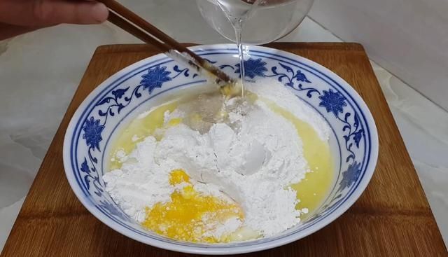  面包|面包这样做才好吃，加4个鸡蛋，蓬松暄软又香甜，学会能开店了