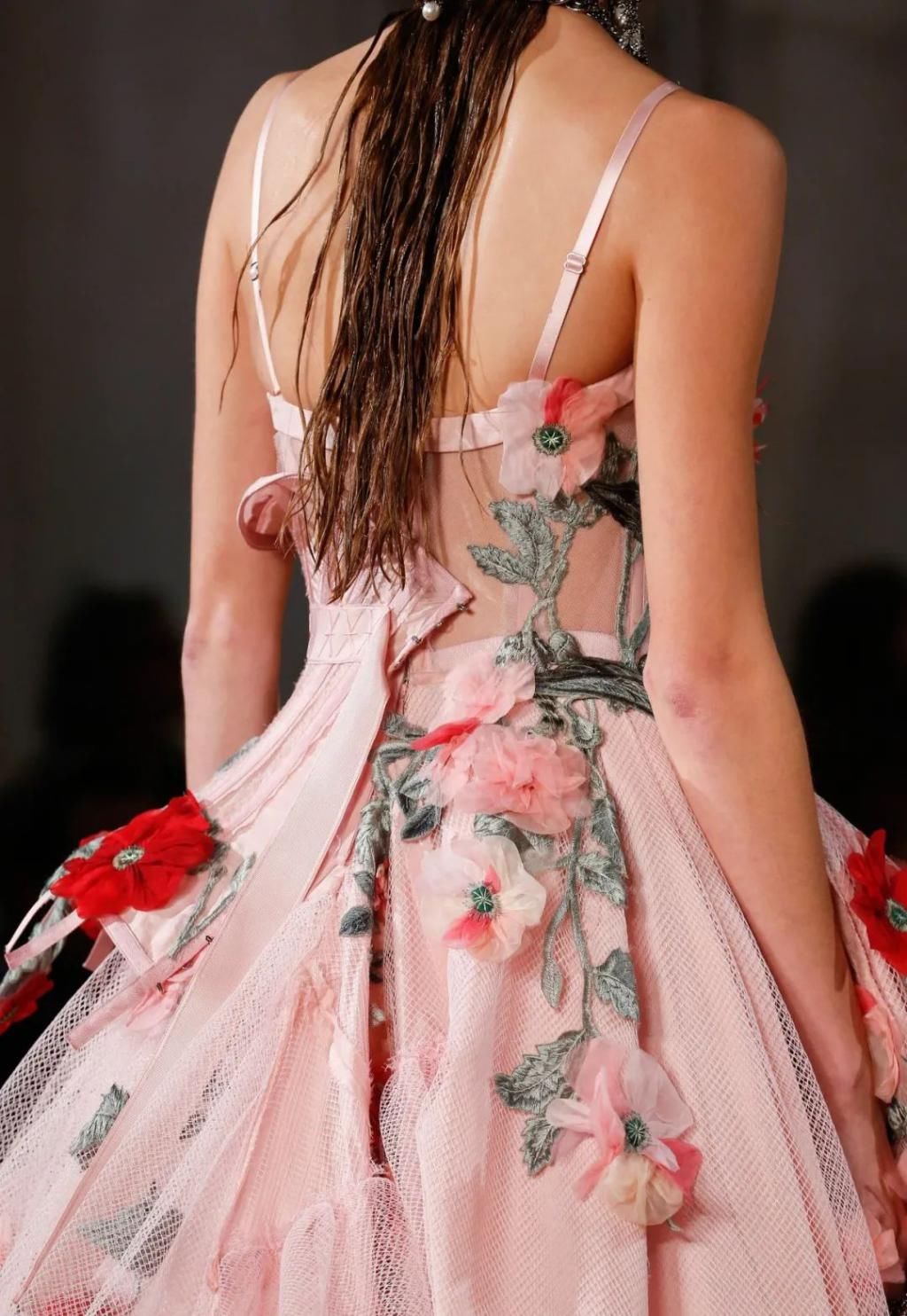 细节|时装背部细节表现丨绝对不能敷衍的背部设计