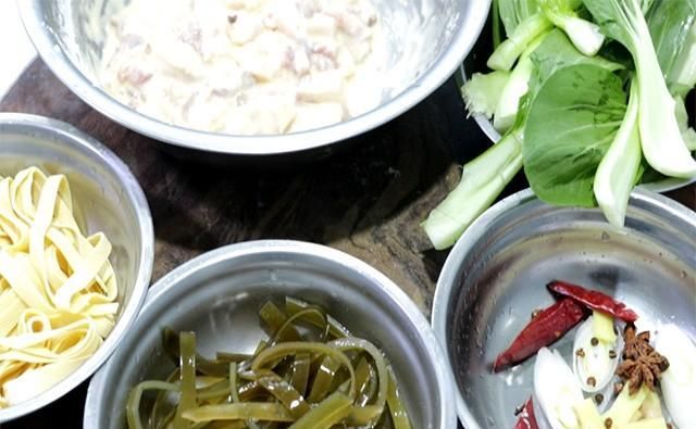  肉条|砂锅小酥肉，好吃有诀窍，大厨揭秘饭店做法，汤鲜肉香，吃着过瘾