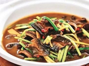 水芹|美食推荐:谷饲西冷牛扒、水芹焖土鳝、泰式香兰叶包鸡制作方法