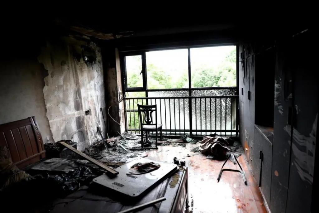  神奇|家中烧得面目全非，3个孩子神奇自救！