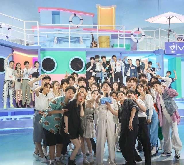  受大家喜爱|站稳了朋友，大家看重的乐华娱乐排第二，第一的票数竟是乐华三倍