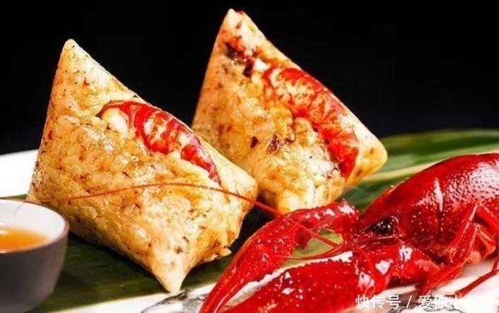 去里面|星巴克推出“龙虾粽”,满满全是虾,买了5个,结账时:逗我呢?