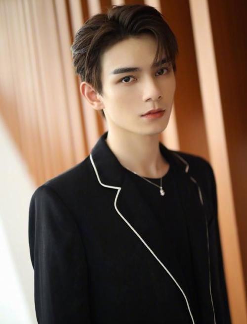  演员|网传《演员2》晋级名单！何昶希挺进16强，被郭敬明一路保送