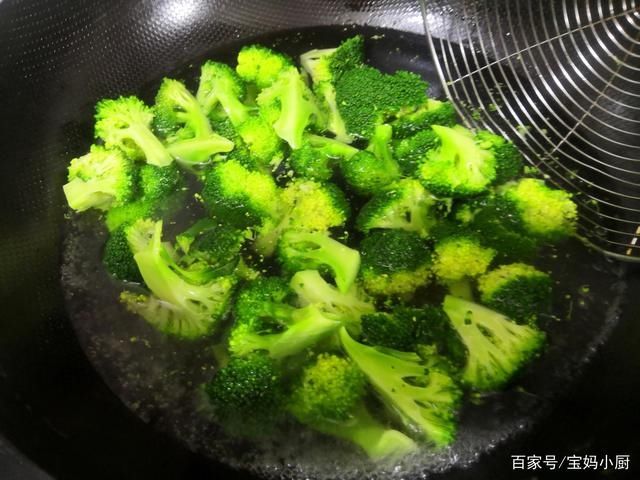 低脂|秋季，常吃这道菜，食材3种，荤素搭配，营养低脂不长胖