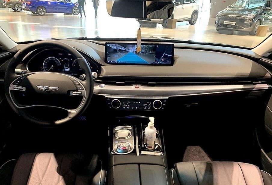  韩国|奔驰E级轿车的韩国对手？实拍捷尼赛思G80车型