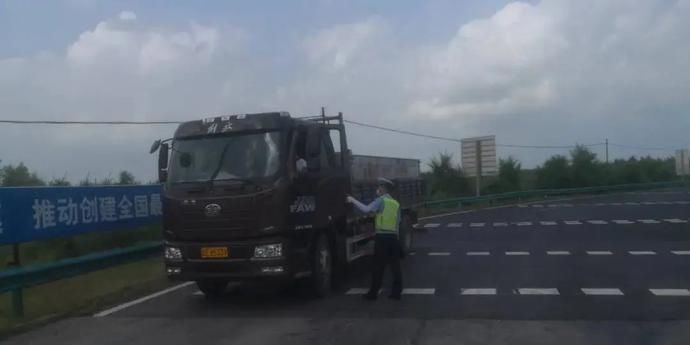  创建|“零酒驾”创建宣传活动全省交警在行动