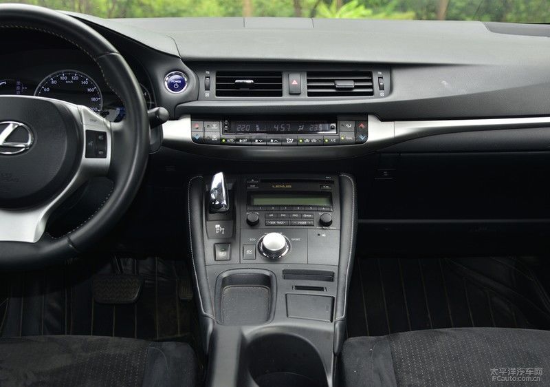  CT200h|15万元的预算 你选全新雷凌双擎还是二手CT200h