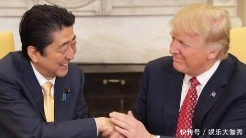 铁青|各国领导人的尴尬瞬间，安倍手不老实，而奥巴马妻子面色铁青！