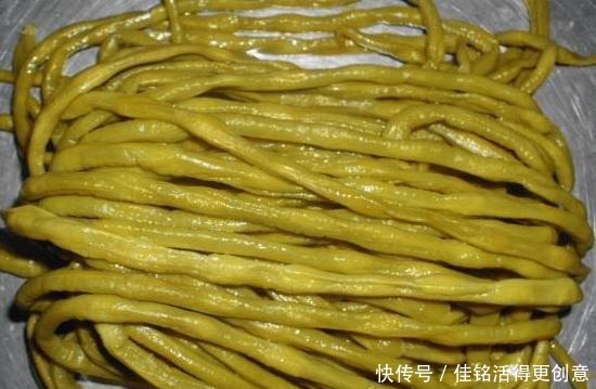 豆角|腌酸豆角时,“最害怕”直接腌,学会这技巧,豆角酸爽脆嫩更下饭