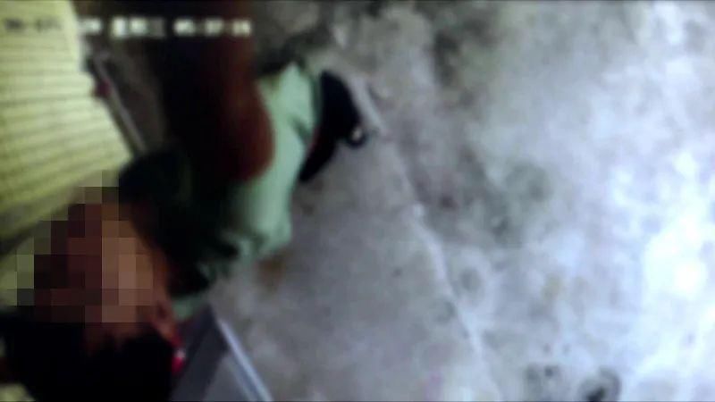 全过程|被蠢哭！“奇葩男”偷盗摄像头，反被监控拍下全过程