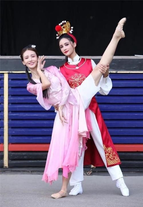  围观|听说了吗？妻子团要来踢馆姐姐们啦！速来围观