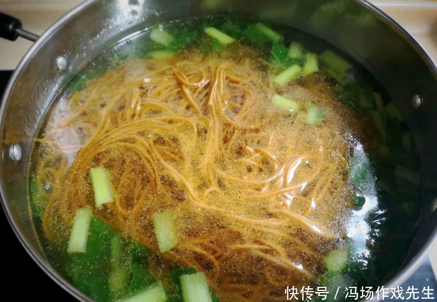 营养|天凉了,就爱吃这饭,10分钟做好,一碗下肚又香又饱,营养好消化