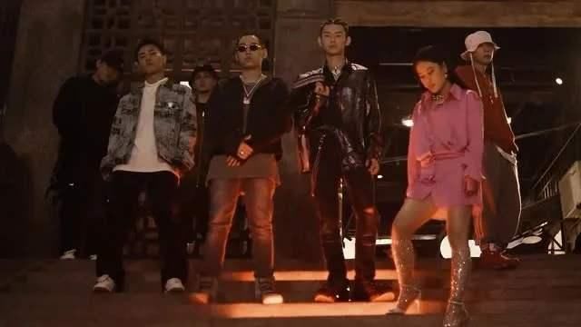  空气|《说唱》公演舞台一团糟！魔动闪霸成毒瘤，“空气协议”抄袭杨和苏副歌