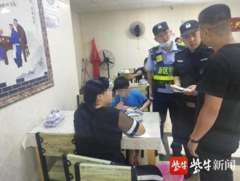 硬币|5岁男童独自到面馆就餐,掏硬币付钱时老板果断把他留下了