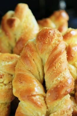  面包|松软香甜值得一试，炼乳椰蓉面包