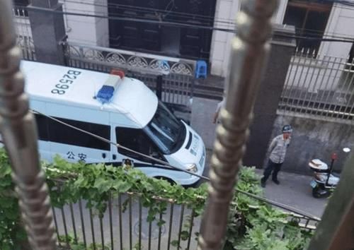 母亲|女教师遭前男友杀害，母亲却被对方家属指责：是你女孩害了我儿子