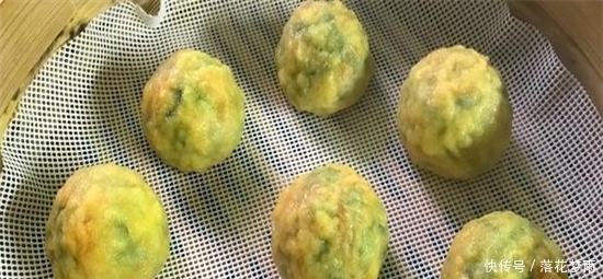  揉面|不揉面也不用发面的粗粮菜团，皮薄馅大当早餐食用，减肥效果良好