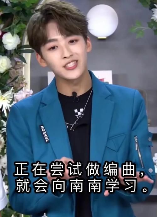  宣扬|何洛洛宣扬盗版软件，翻车后火速道歉，网友：明星门槛真低