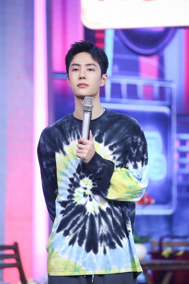 剧照|200816 官豹发布王一博《天天向上》剧照 一起领略城市新味道