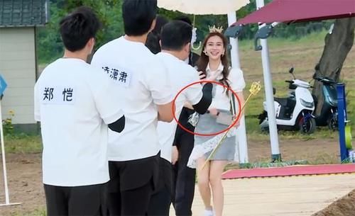  造型|杨颖的新手机壳的造型火了，仔细看很符合她“女汉子”的人设