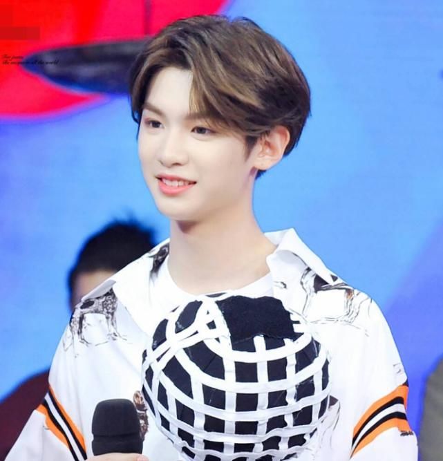  节目|谢娜称黄明昊为“男版杨丞琳”，看到两人同框：确定不是姐弟？