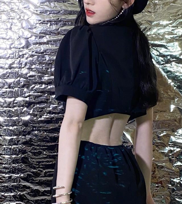  小蛮|“四千年美女”鞠婧祎晒新照不忘突出小蛮腰，腰部特写惹人羡