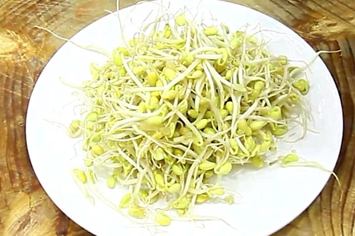 瞬间|黄豆芽别再炒着吃了,学会新做法,香酥美味,每次上桌瞬间秒光