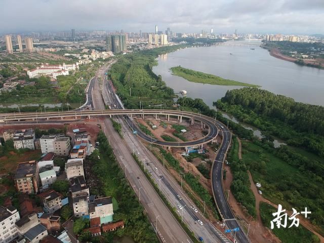  报记者|图集｜小金河大道主线通车，“两环八射”布局加速