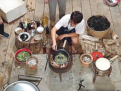 何炅|黄磊做菜“翻车”,饭桌上无人问津,何炅尝了一口不愿吃第二次