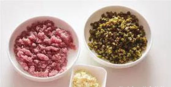 试试|油腻菜没胃口,想吃点酸辣开胃的,试试这道肉沫豆角