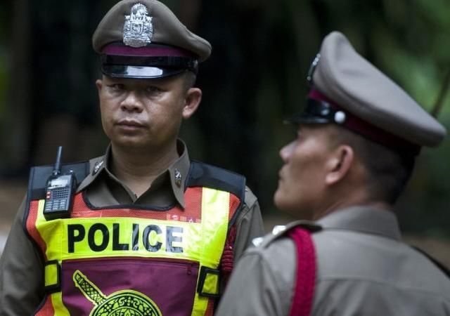  兰波|男子吸毒醉酒后袭警，身中两枪仍不停手，被警察果断击毙