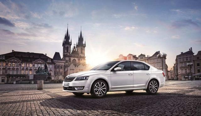  极限|私家车最多不停歇跑多少公里？这是极限，再贵的车都别作