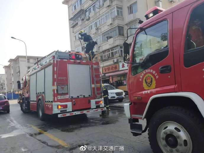  小区|天津 一小区底商起火