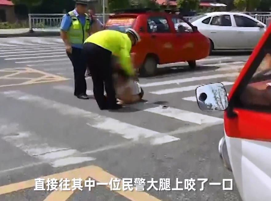  老公|女司机违停被罚，把老公喊来“撑腰”，下一幕交警避之不及