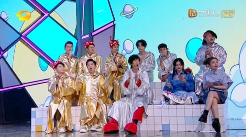  何炅|《快本》强捧吴昕？何炅罕见让C位，谢娜让出台词后神情让人动容