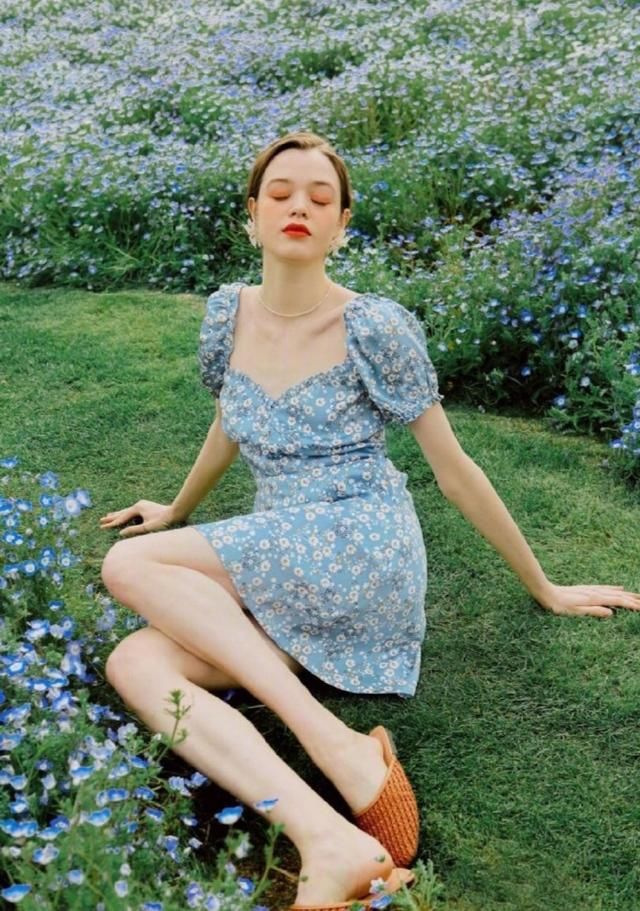 值得|缤纷色彩的连衣裙精致大方，值得收藏，轻松化身夏日清甜汽水女孩