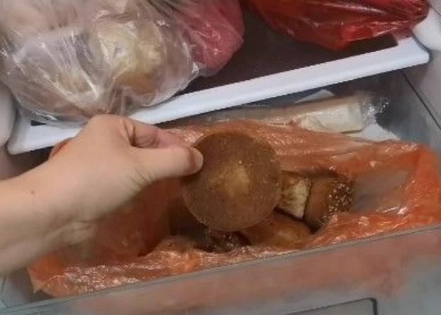 冰箱|月饼放冰箱保存就错了，吃不完的月饼这样放，2个月依然新鲜美味