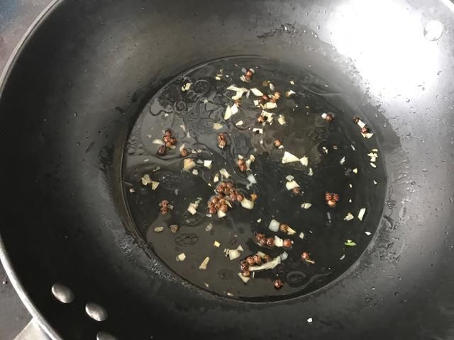  做法|海带最新做法，不炖不煮，让你吃了就上瘾，每次都做一锅不够吃