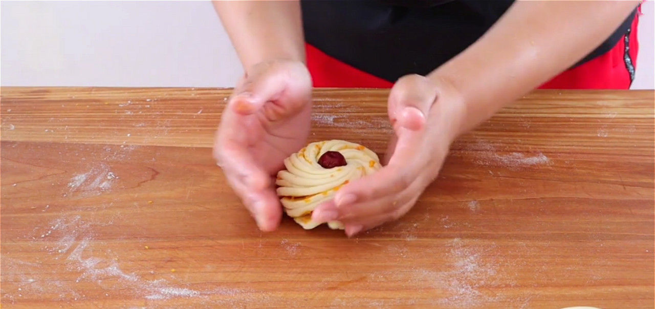  出锅暄|家常版花卷做法，一切一压，出锅暄软又香甜，新手也能做