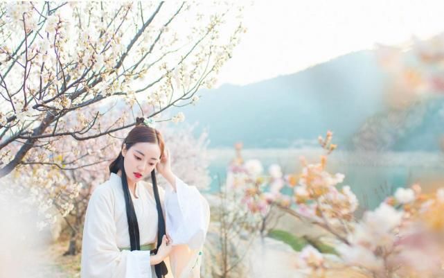  浓妆|不爱浓妆爱素颜的5大星座女：却偏偏招异性喜欢，魅力非常大！