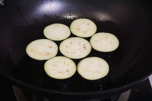  色泽|这是江浙名菜，不同凡响茄子墩做法，色泽亮口感鲜